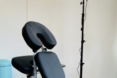 dermopigmentation capillaire à Annecy. Une alternative à la greffe de cheveux connue pour les sourcils dans le monde du maquillage permanent, le micro blading. Le cabinet de tricopigmentation est situé à Annecy à proximité de Genêve, Aix-les-bains, chambéry, grenoble, Lyon.